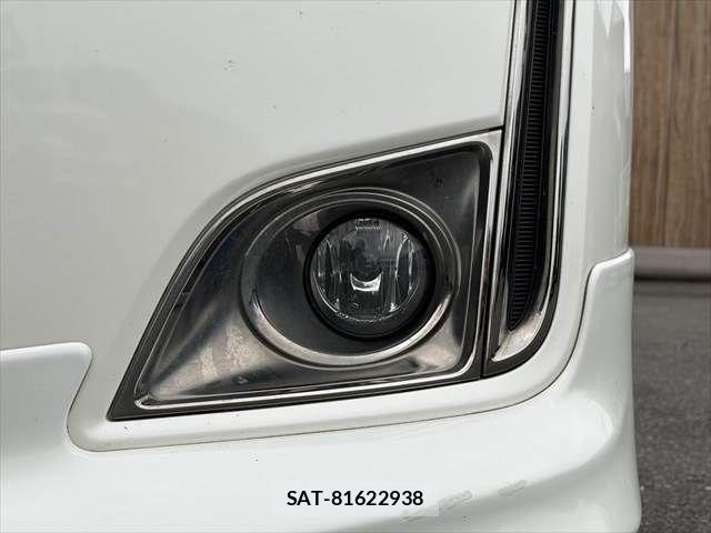 Nissan ELGRAND 2011-11 8073665-26