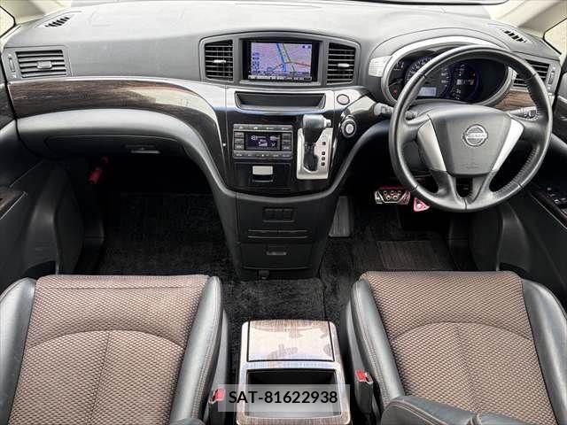 Nissan ELGRAND 2011-11 8073665-2