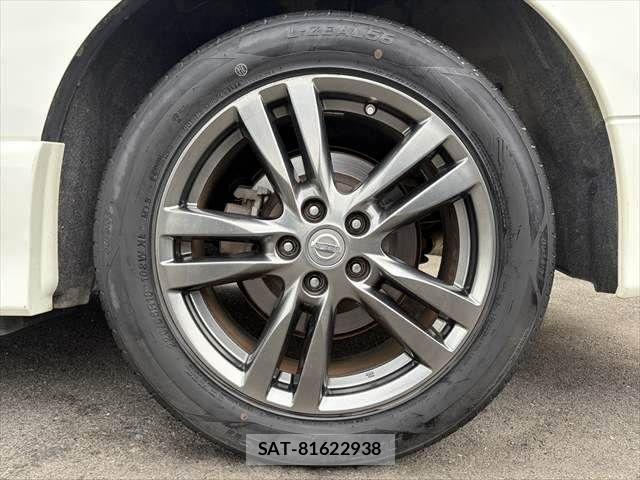 Nissan ELGRAND 2011-11 8073665-29