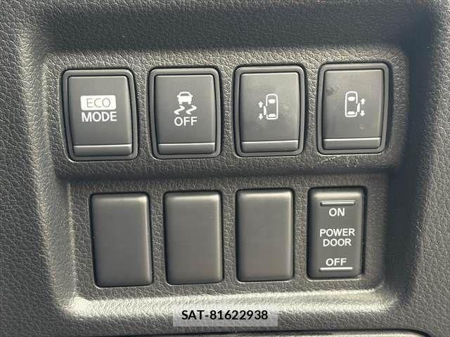 Nissan ELGRAND 2011-11 8073665-7