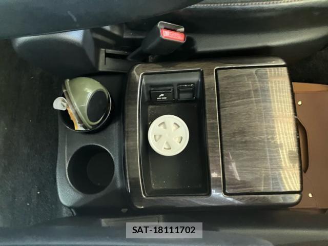 Nissan ELGRAND 2011-11 8073667-22