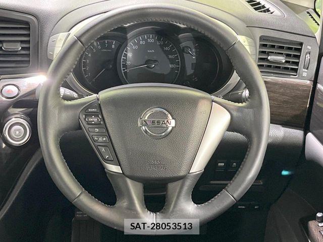 Nissan ELGRAND 2012-02 8073662-11