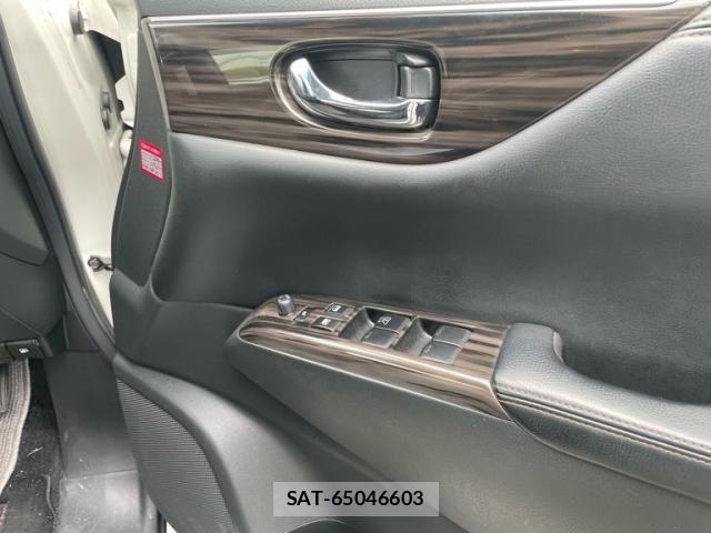Nissan ELGRAND 2016-02 8099023-11