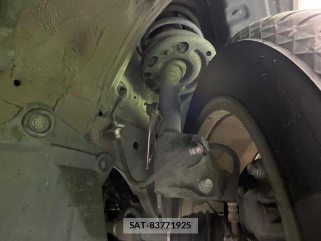Nissan ELGRAND 2016-01 8099021-19