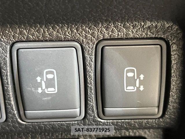 Nissan ELGRAND 2016-01 8099021-5