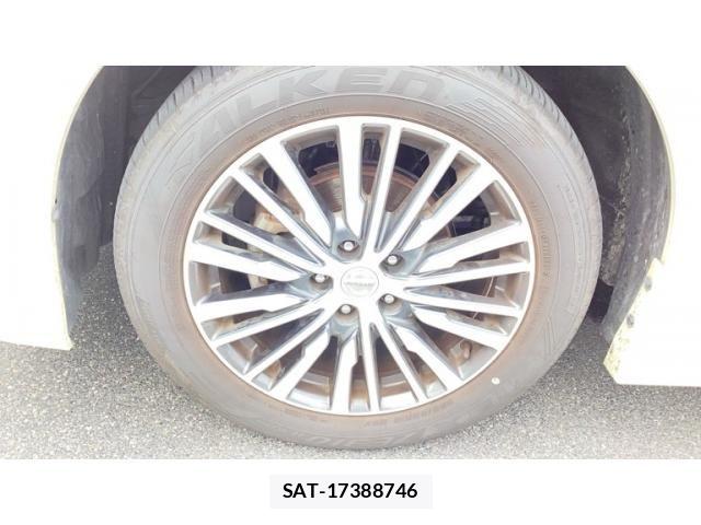 Nissan ELGRAND 2019-03 8129925-3