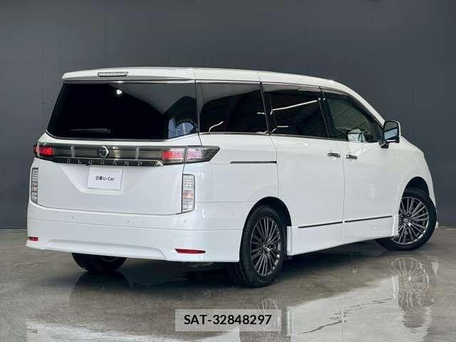 Nissan ELGRAND 2021-07 8129924-1