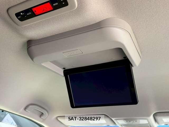 Nissan ELGRAND 2021-07 8129924-5