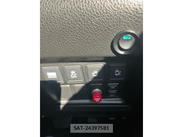 Nissan ELGRAND 2011-09 8129933-19