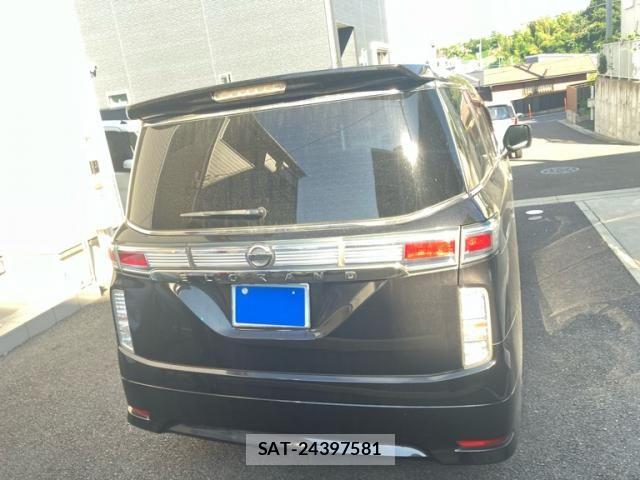 Nissan ELGRAND 2011-09 8129933-3