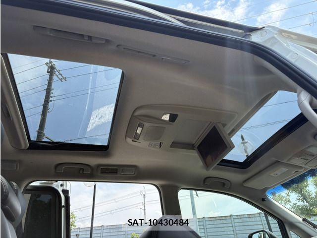 Nissan ELGRAND 2010-08 8145752-8