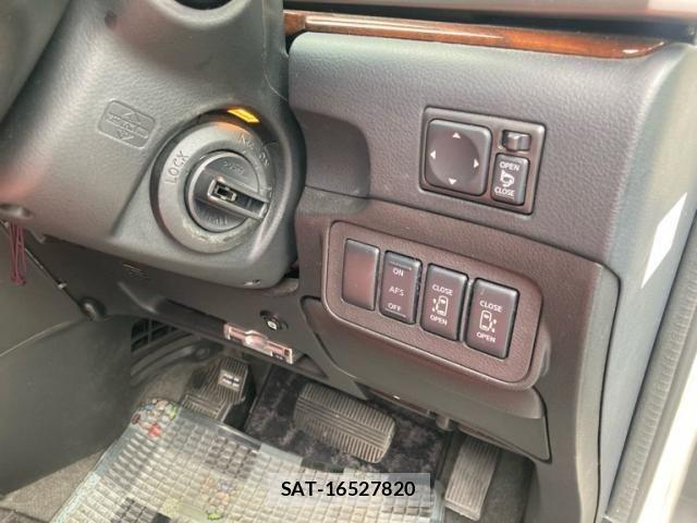 Nissan ELGRAND 2009-05 8145758-15