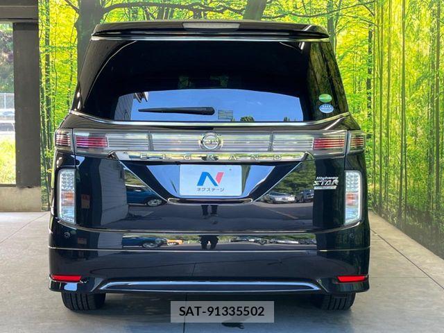 Nissan ELGRAND 2019-03 8158371-15