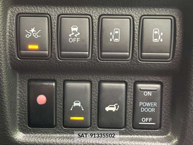 Nissan ELGRAND 2019-03 8158371-5
