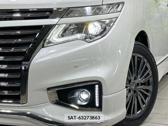 Nissan ELGRAND 2017-09 8207408-12