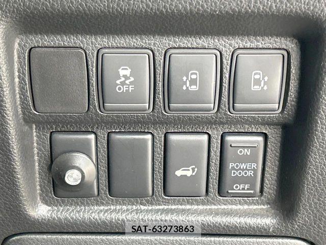 Nissan ELGRAND 2017-09 8207408-5