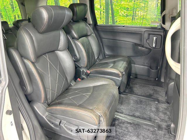 Nissan ELGRAND 2017-09 8207408-8