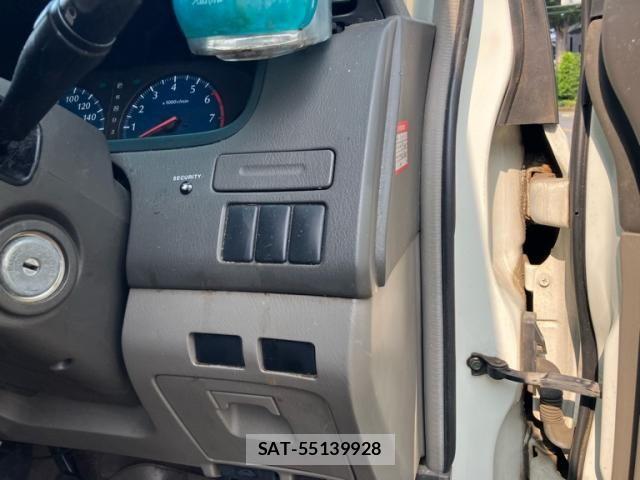 Nissan ELGRAND 2000-05 8207412-12