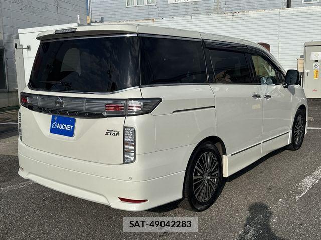 Nissan ELGRAND 2015-06 8207409-4
