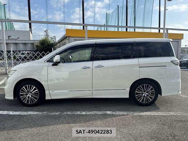 Nissan ELGRAND 2015-06 8207409-7