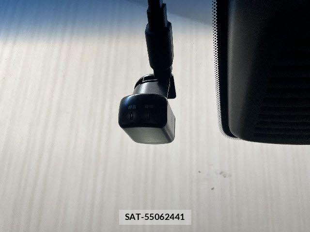Nissan ELGRAND 2022-11 8207403-11