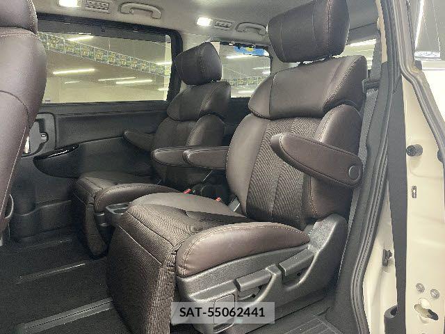 Nissan ELGRAND 2022-11 8207403-12