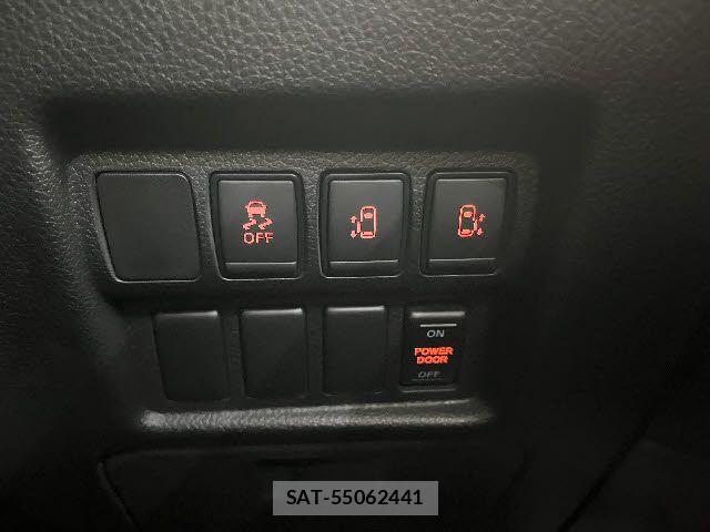 Nissan ELGRAND 2022-11 8207403-22