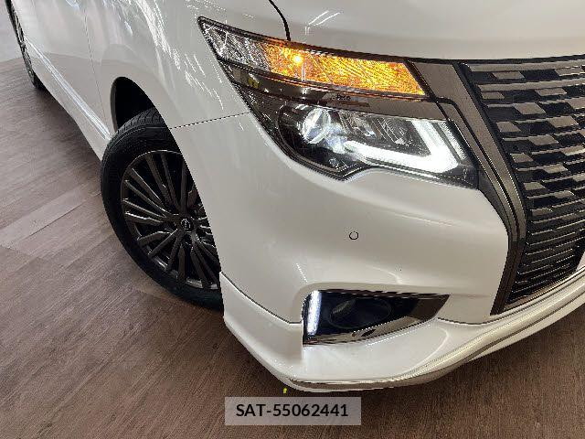 Nissan ELGRAND 2022-11 8207403-24