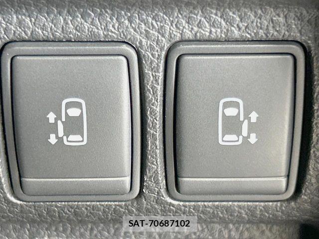 Nissan ELGRAND 2016-10 8207406-5
