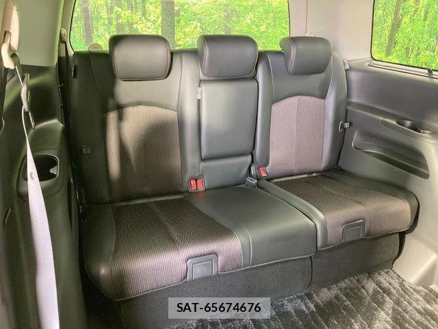 Nissan ELGRAND 2017-03 8207410-9