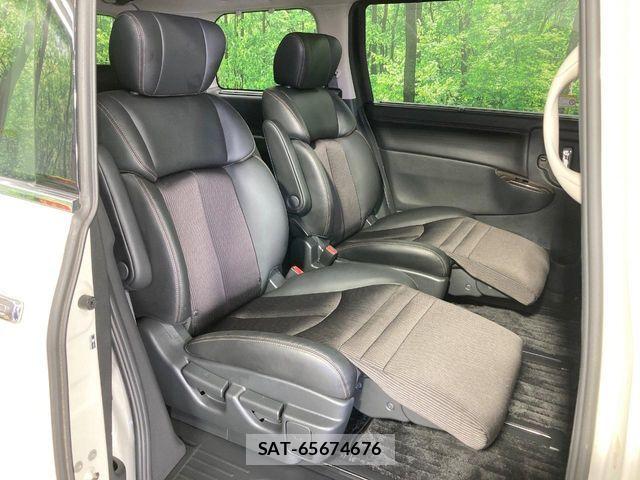 Nissan ELGRAND 2017-03 8207410-8