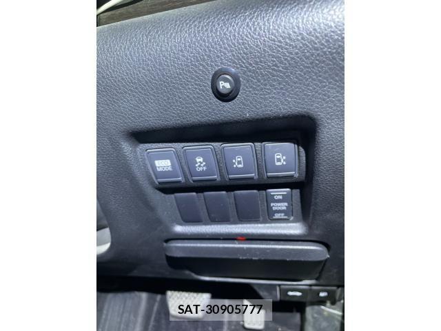 Nissan ELGRAND 2010-08 8229842-17