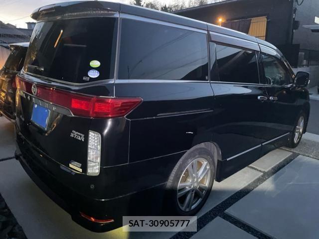 Nissan ELGRAND 2010-08 8229842-2