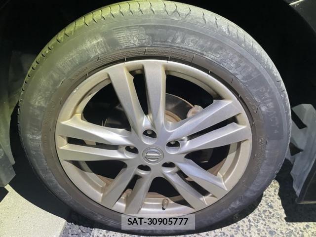 Nissan ELGRAND 2010-08 8229842-4