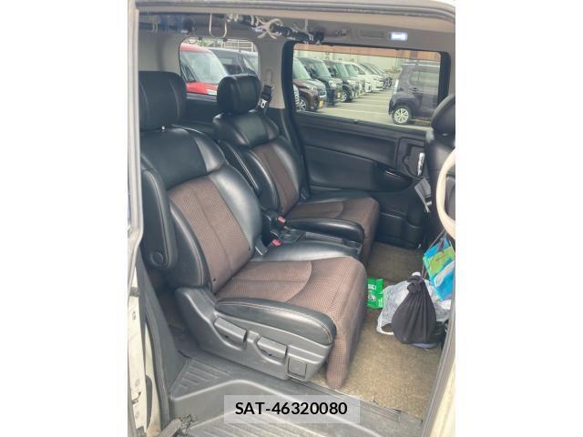 Nissan ELGRAND 2011-12 8229843-10