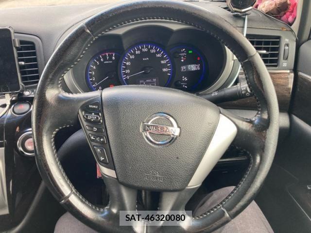 Nissan ELGRAND 2011-12 8229843-12