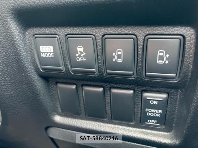 Nissan ELGRAND 2010-10 8229844-9