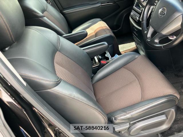 Nissan ELGRAND 2010-10 8229844-5