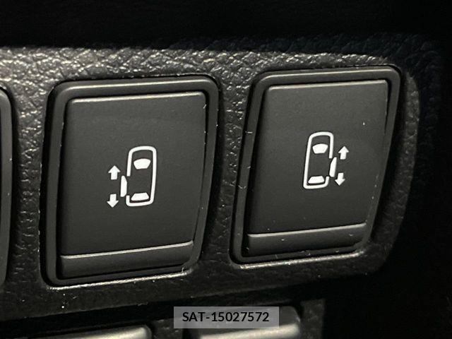 Nissan ELGRAND 2021-06 8245141-5