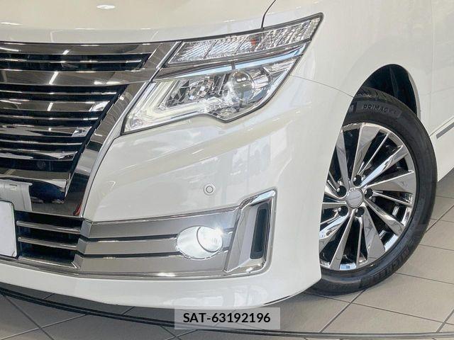 Nissan ELGRAND 2018-12 8245144-12