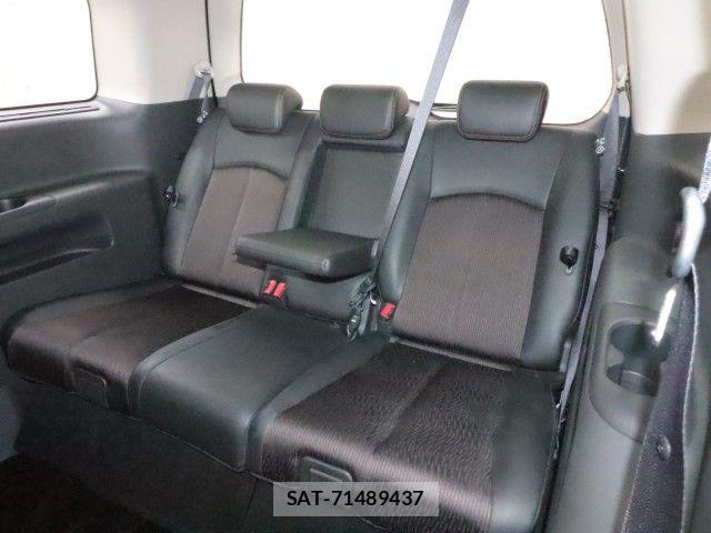 Nissan ELGRAND 2017-02 8245142-10