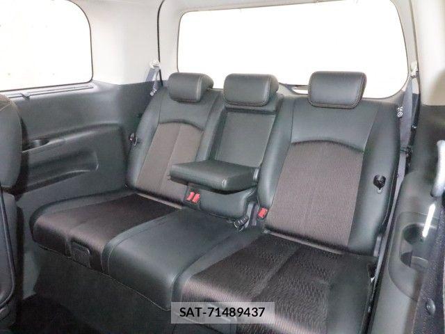 Nissan ELGRAND 2017-02 8245142-11