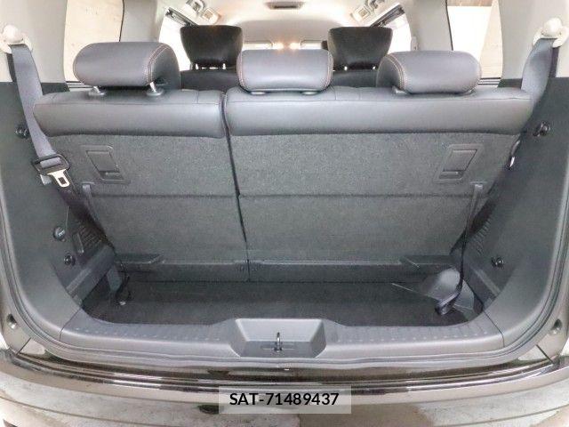 Nissan ELGRAND 2017-02 8245142-12