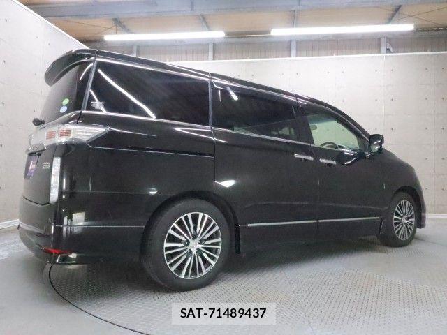 Nissan ELGRAND 2017-02 8245142-1