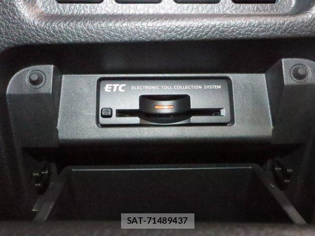 Nissan ELGRAND 2017-02 8245142-19