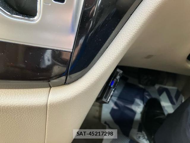 Nissan ELGRAND 2011-07 8314326-20