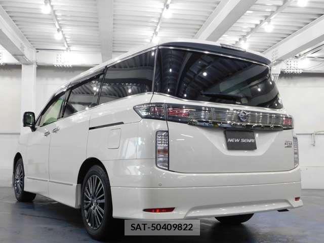 Nissan ELGRAND 2017-05 8314316-1