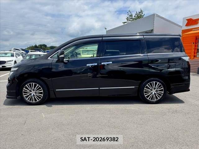 Nissan ELGRAND 2018-05 8314317-10