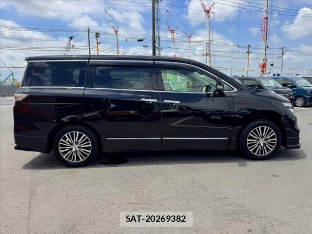 Nissan ELGRAND 2018-05 8314317-11