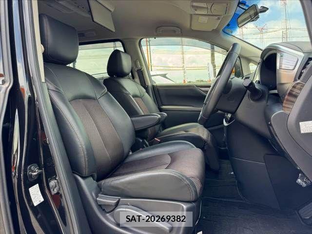 Nissan ELGRAND 2018-05 8314317-15
